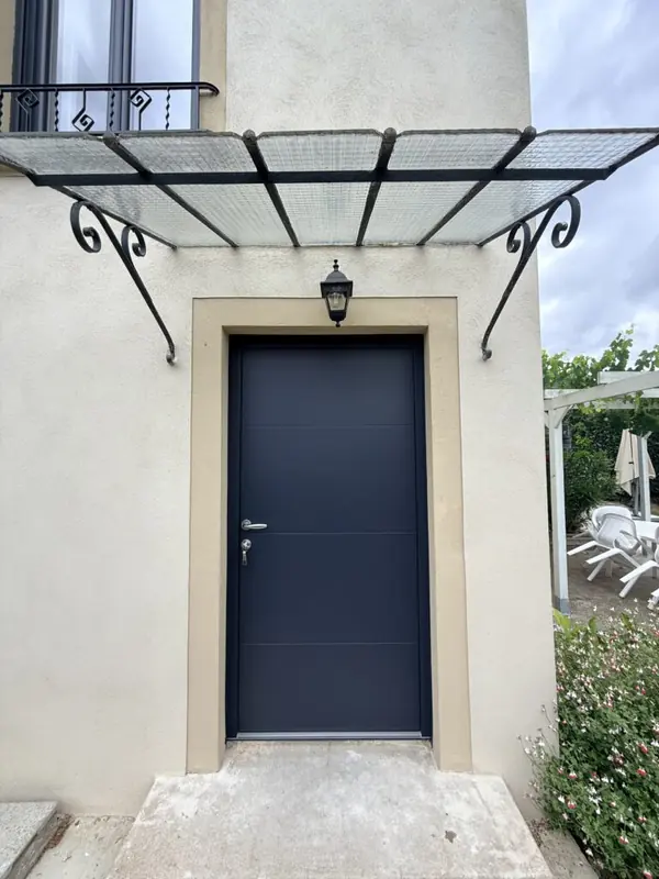 Porte d'entrée aluminium anthracite – région lyonnaise