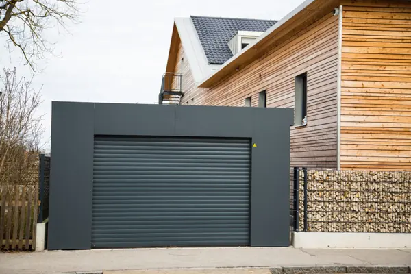 Porte de garage sectionnelle anthracite