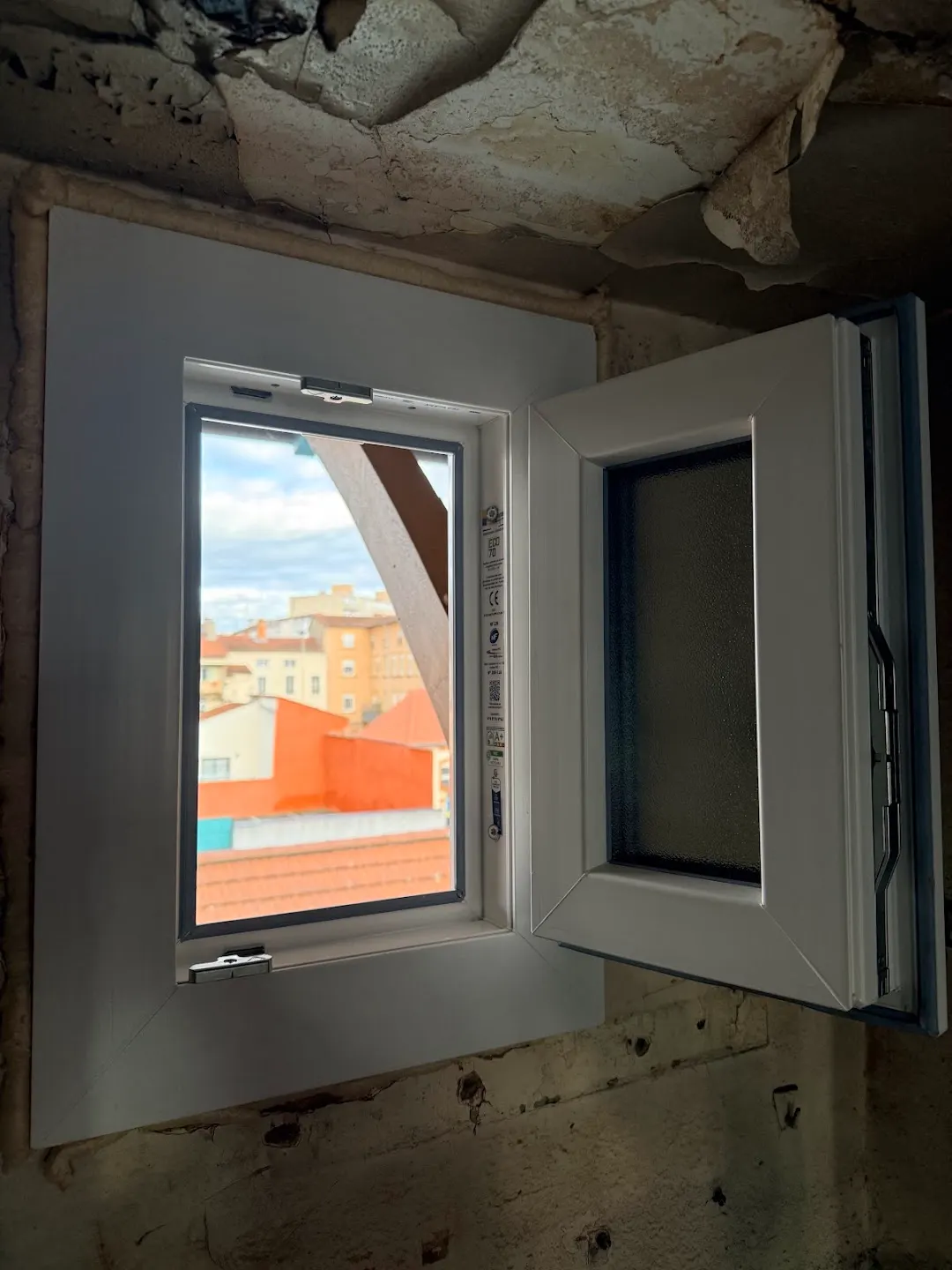 Fenêtre neuve lors d'une rénovation à Roanne